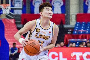 MKSPORT-孙铭徽没有恢复到最好的状态 青岛外援的发挥和广厦有差距